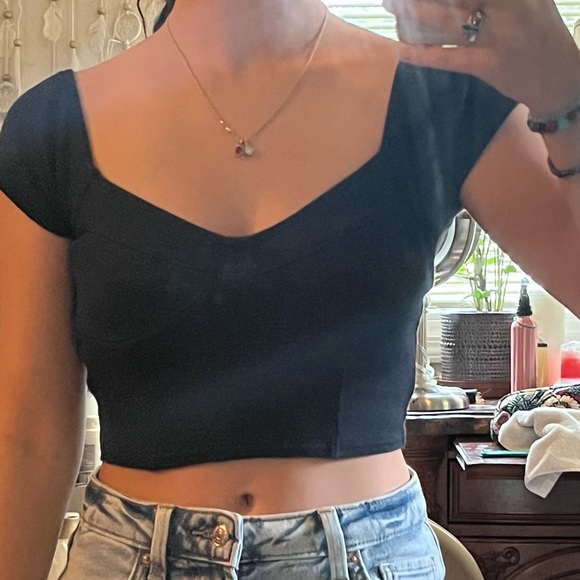 Cute PacSun black short sleeve! - Picture 4 of 4